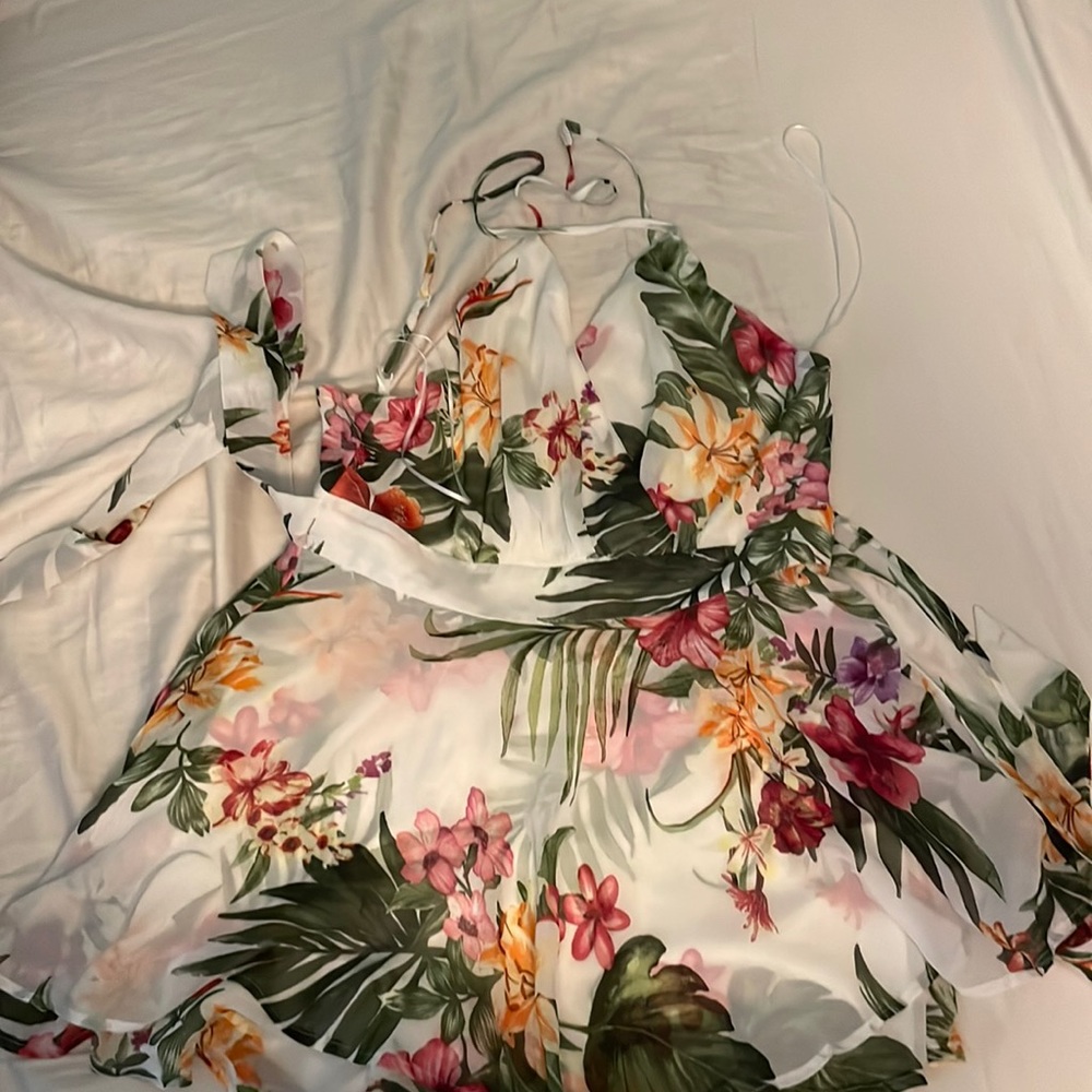 DREAM ON FLORAL ROMPER